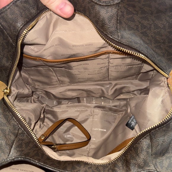 Michael Kors Lillie Large Signature Logo Bag - Picture 5 of 7